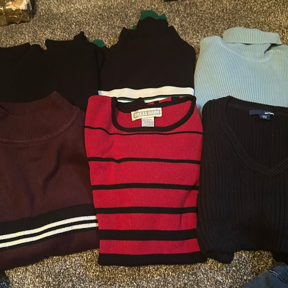 6 women’s long sleeved sweaters